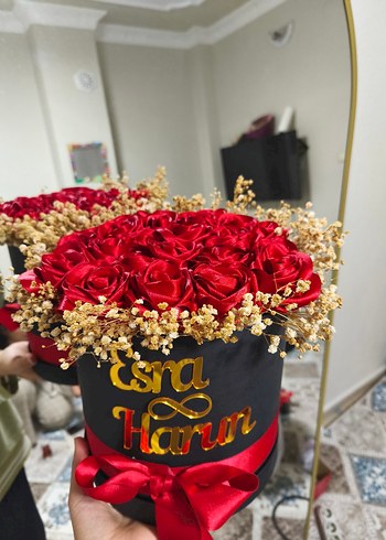 Altın Yazılı Kırmızı Gül ve Kuru Çiçek Aranjmanı - Görsel 2