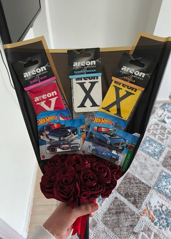 Kırmızı Gül ve Hediye Seti - Görsel 2