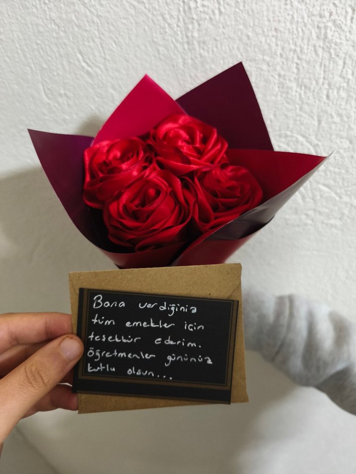 Koyu Kırmızı güller - Görsel 2