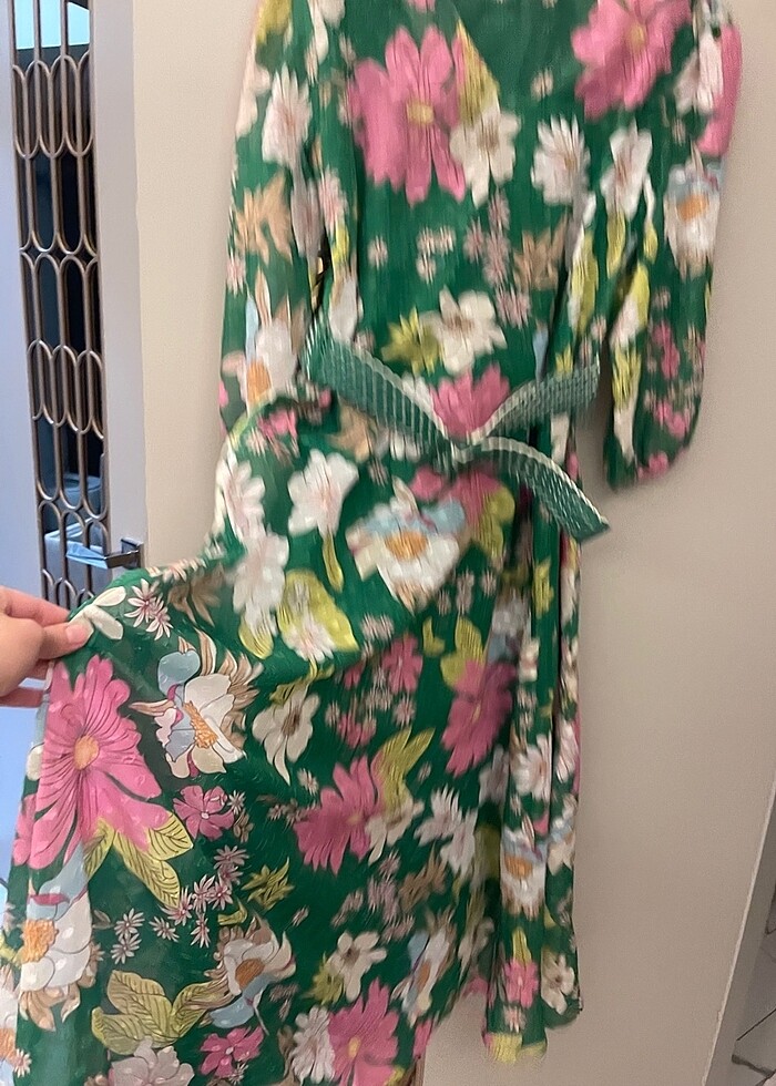 Çiçekli elbise - Görsel 2