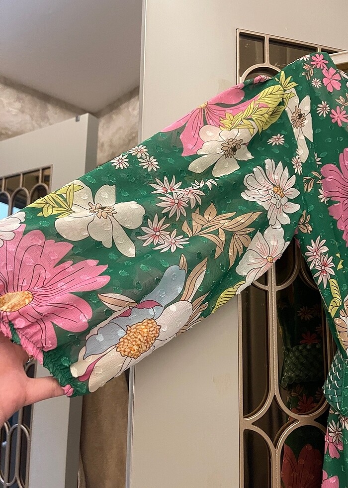 Çiçekli elbise - Görsel 4