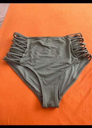 Desenli bikini takımı - Görsel 3