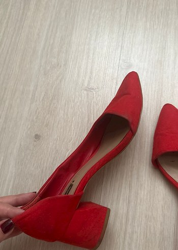 Stradivarius Kırmızı Süet Stiletto Kadın Ayakkabı