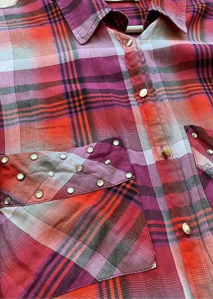 Batik Marka Taşlı Gömlek - Görsel 4