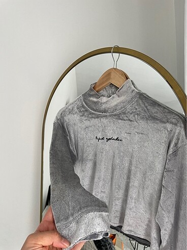 Bershka crop kazak