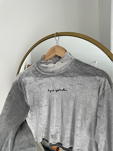 l Beden Bershka crop kazak