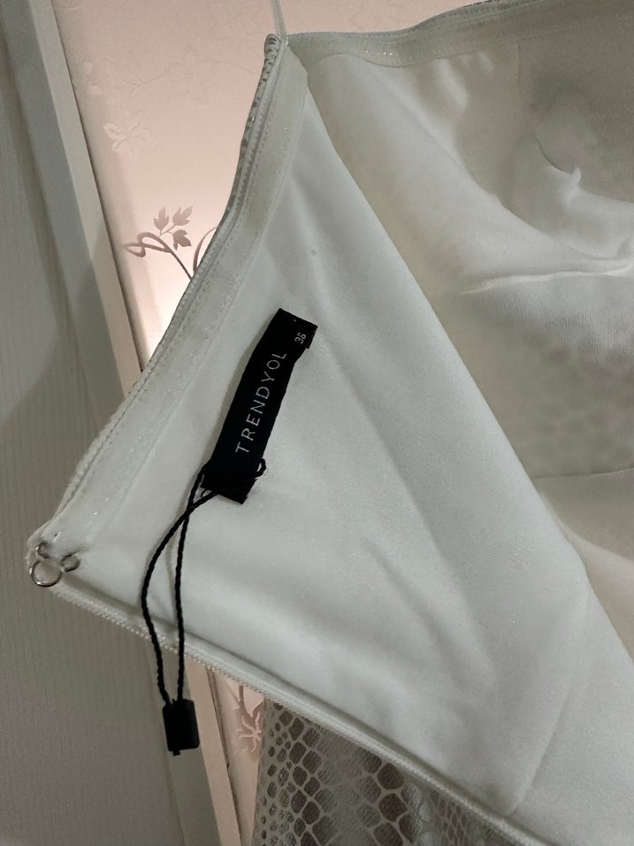 Gri Yılan Desenli Straplez Uzun Abiye Elbise - Görsel 4