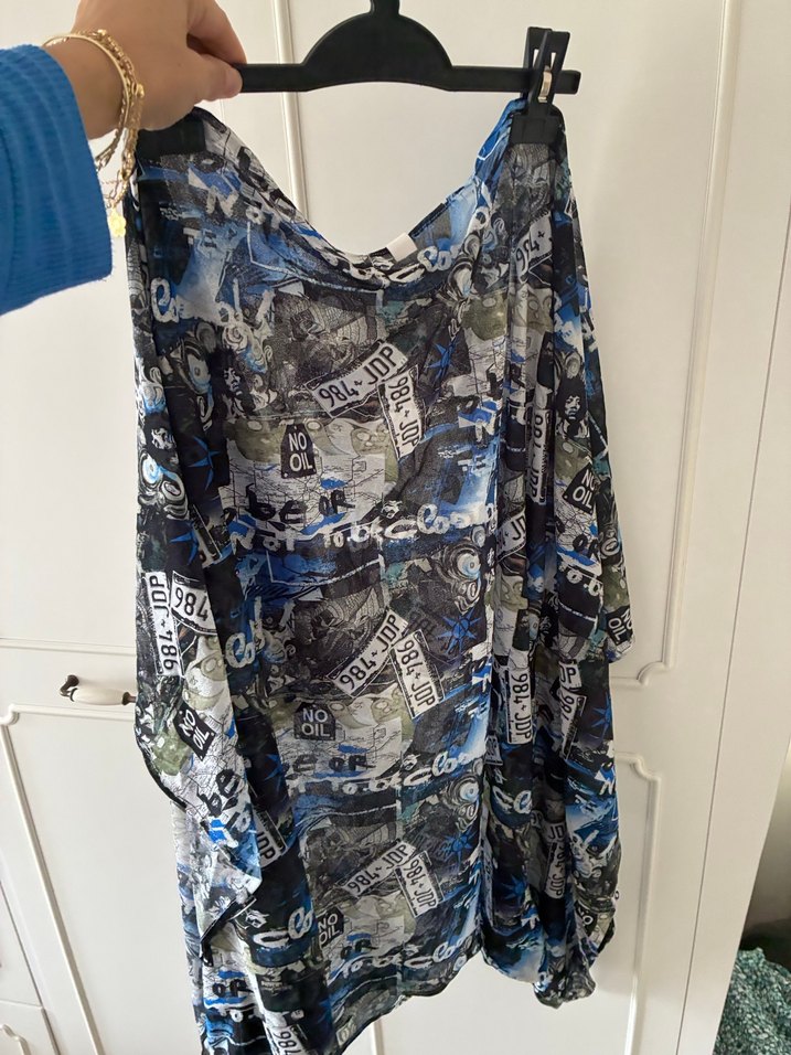 Uzun Desenli plaj kıyafeti - Görsel 3