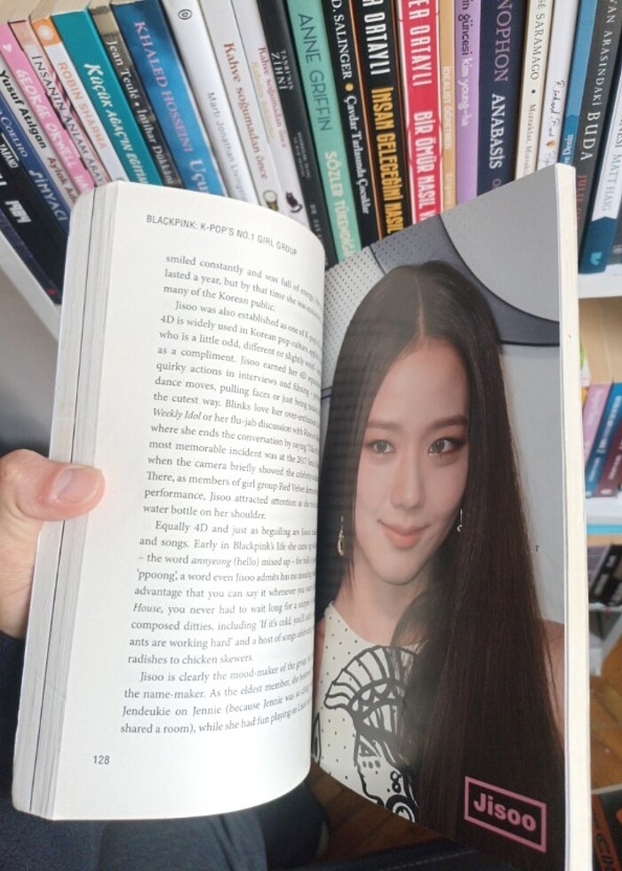 Blackpink Unofficial Biography K-Pop Ingilizce Kitap - Görsel 3