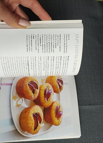  Beden Renk 200 Cupcakes Recipes Cookbook Yemek Tarif Ingilizce 