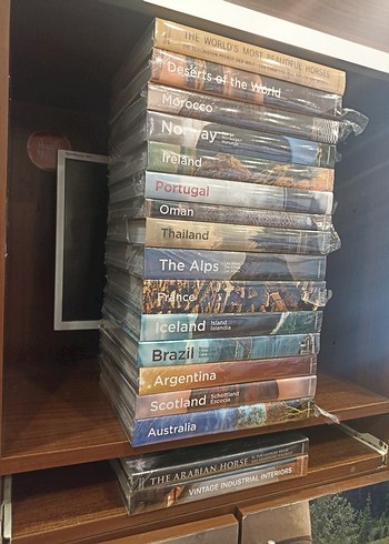 Dünya Ülkeleri Alti Farkli Dil Ingilizce Koleksiyon Rehber Kitap - Görsel 4