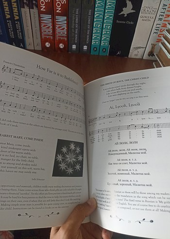 Kış Şarkı Kitabı - Mevsimlik Şiirler ve Şarkılar Ingilizce Sanat - Görsel 3