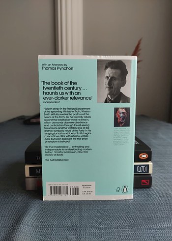 Beden George Orwell - 1984 Ingilizce Penguin Klasik Roman
