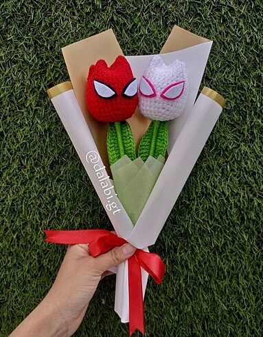Spiderman ve Gwen solmayan buket
