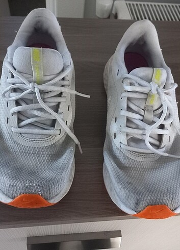 Nike 42 numara beyaz spor ayakkabı 
