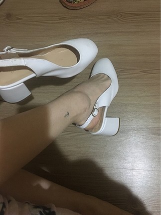 Pelinin Ayakkabıları Beyaz topuklu ayakkabı
