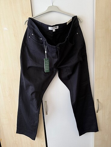 LACOSTE SLİM FİT 46/32 FATURALI SIFIR