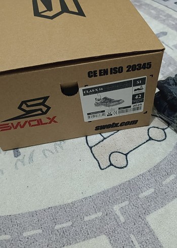 42 numara çelik burun iş ayakkabısı ve dört adet (M) işpantolonu - Görsel 3