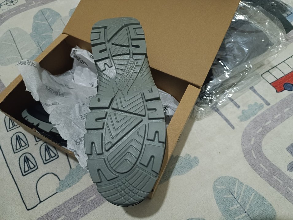 42 numara çelik burun iş ayakkabısı ve dört adet (M) işpantolonu - Görsel 5