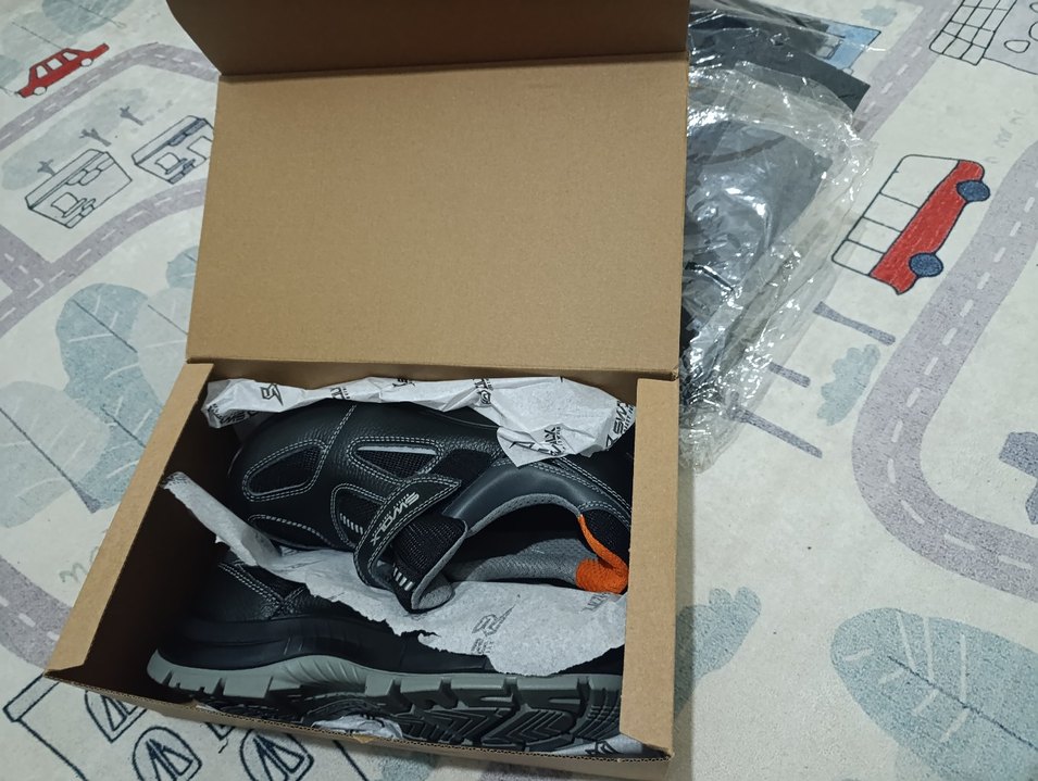 42 numara çelik burun iş ayakkabısı ve dört adet (M) işpantolonu - Görsel 2