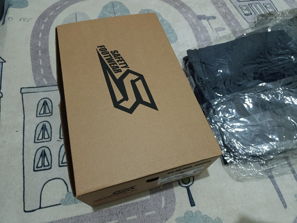 42 numara çelik burun iş ayakkabısı ve dört adet (M) işpantolonu - Görsel 4