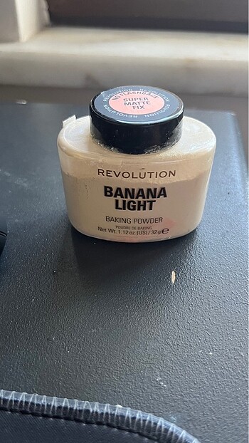 Revulotion banana ligth baking pudra