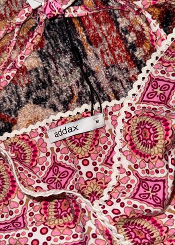 Dantelli Bohem Desenli V Yaka Bluz - Görsel 2