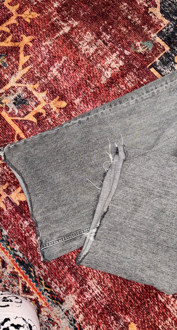 Gri Batik Desenli Bol Kesim Kadın Kot Pantolon - Görsel 2