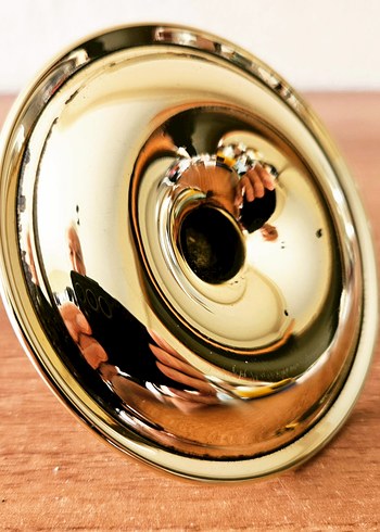 Alman, pirinç, şinanay mumluk. 
Yükseklik 5.5 cm. Çapı 8.5 cm. - Görsel 4