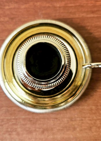 Alman, pirinç, şinanay mumluk. 
Yükseklik 5.5 cm. Çapı 8.5 cm. - Görsel 2