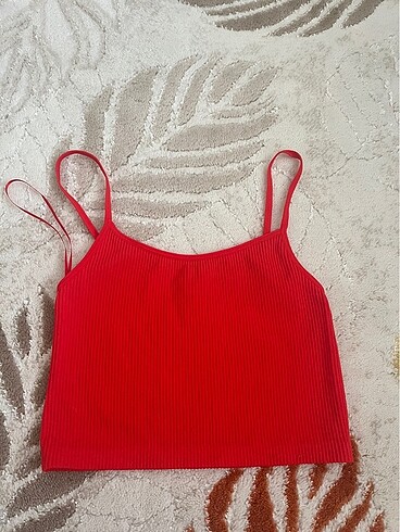 Stradivarius kırmızı crop
