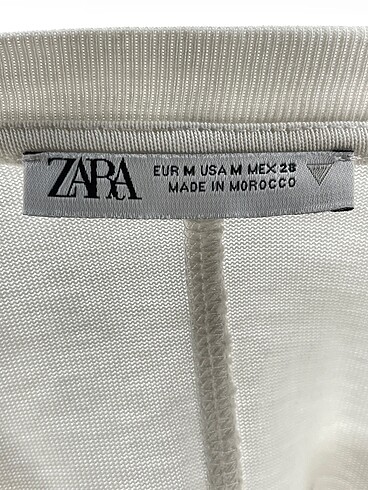 m Beden beyaz Renk Zara T-shirt %70 İndirimli.