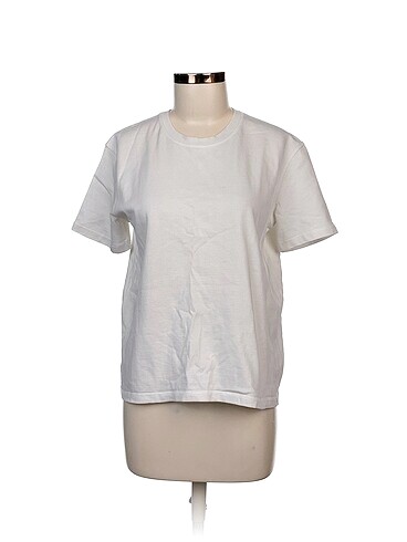 Zara T-shirt %70 İndirimli.