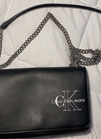 Calvin Klein Zincirli Siyah Çanta