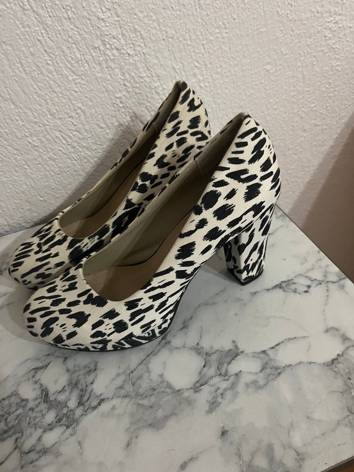 Gri Beyaz Zebra Desenli Dolgu Topuklu Kadın Babet - Görsel 2