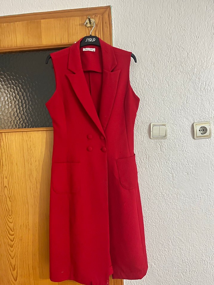 Kırmızı Düğmeli Uzun Kadın Yelek - Görsel 2