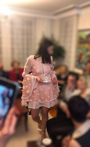 raisa vanessa somon gece elbisesi