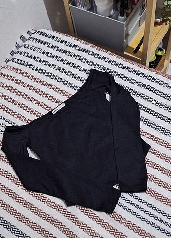 Bershka bershka omzu açik bluz