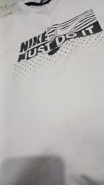 l Beden beyaz Renk Nike tişört 