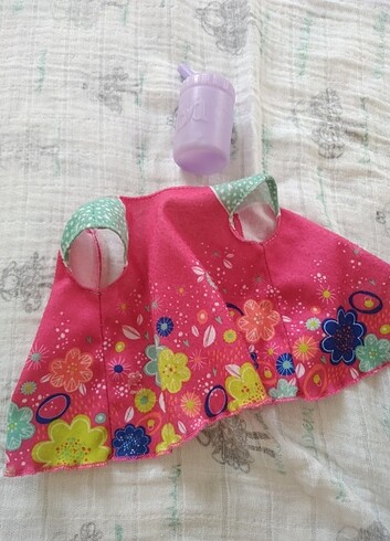 Beden Renk Baby alıve tuvaletini yapan bebek