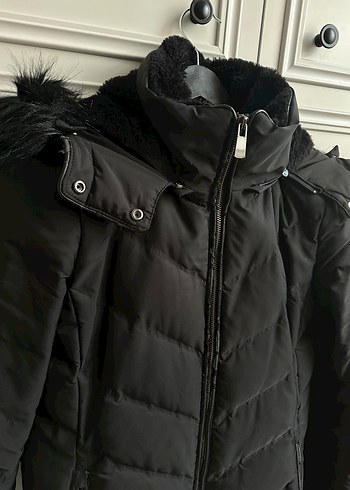 Zara Siyah Kürklü Kadın Kışlık Mont - Görsel 3