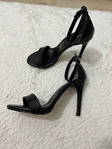 38 Beden siyah Renk Siyah tek bant topuklu ayakkabı