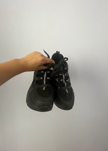 Siyah Bağcıklı Stiletto Topuklu Spor Ayakkabı