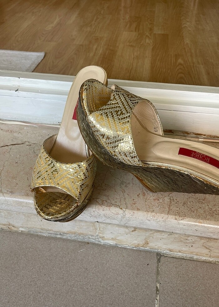 Kemal tunca topuklu terlik - Görsel 4