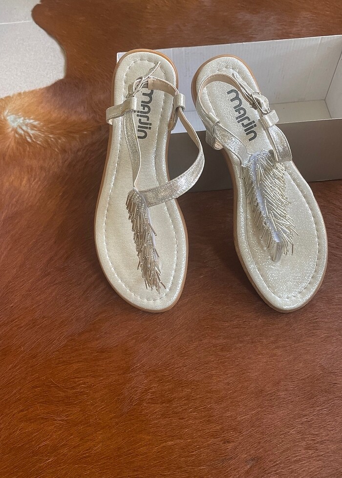 Gümüş rengi sandalet - Görsel 3