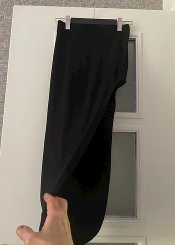 Siyah Uzun Yırtmaçlı Dar Kesim Etek - Görsel 2