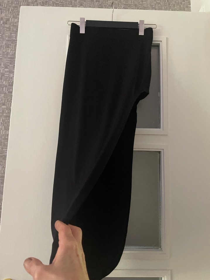 Siyah Uzun Yırtmaçlı Dar Kesim Etek - Görsel 2