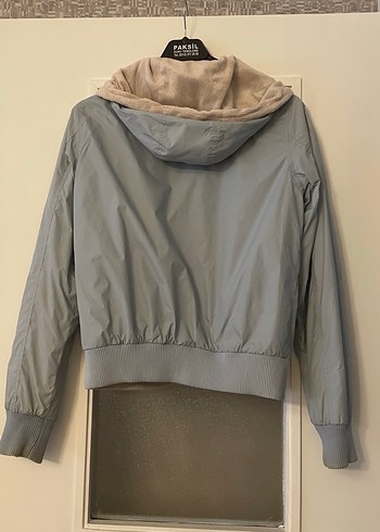 Çift taraflı kullanımlı,kapüşonlu kadın kaban - Görsel 2