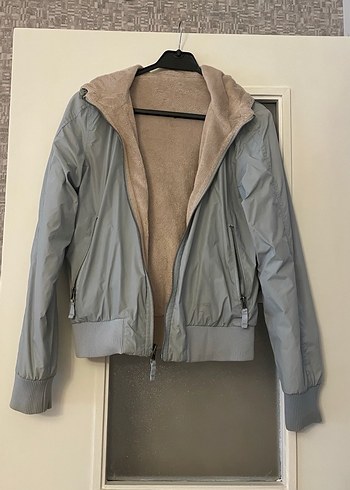 Çift taraflı kullanımlı,kapüşonlu kadın kaban - Görsel 4