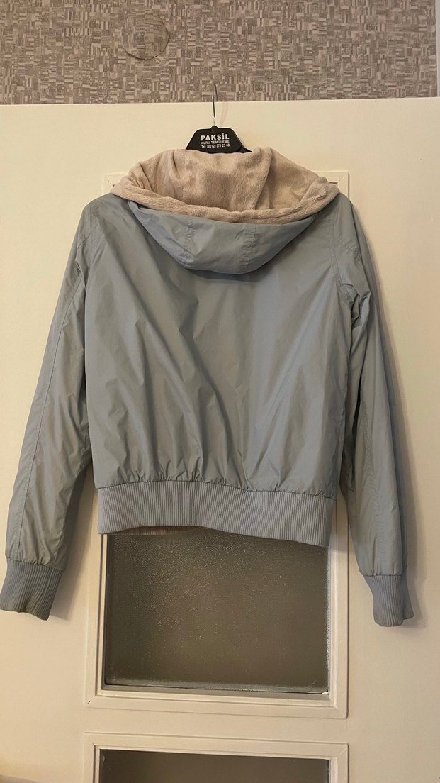 Çift taraflı kullanımlı,kapüşonlu kadın kaban - Görsel 2